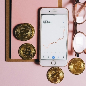 ���Ƽ���Ʊ���ʷ��м�