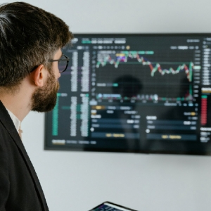 ����֤ȯ�ڻ������ƣ������Ƹ�֮�ŵı��֮·