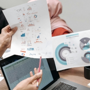 �����ɷݹ�Ʊ���ʷ���ʦ