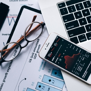 ���鳤�ڳ��еĹ�Ʊ����