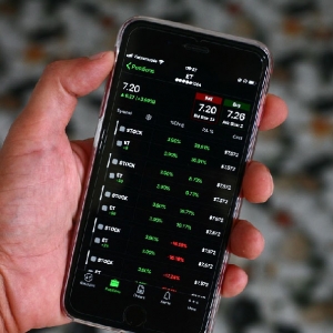 �������ʿ��̼����뷽���������г����ǻ�֮��