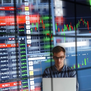 �ͷ���Ͷ�ʹ�Ʊ���ʿ��𣺳ɳ�·�ϵĲ���